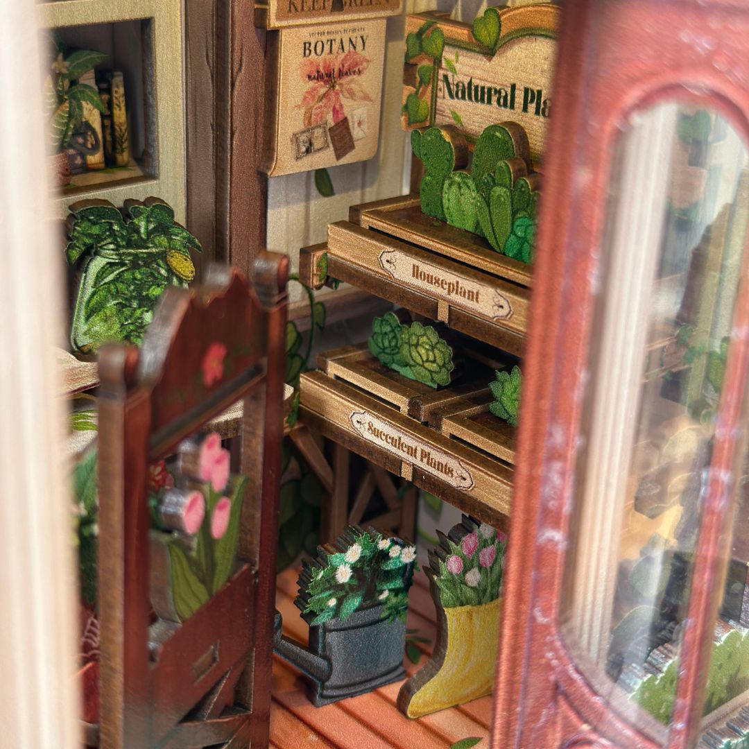 Knihkupectví plné detailů – DIY Book Nook - Green Life Bookshop | Cutebee