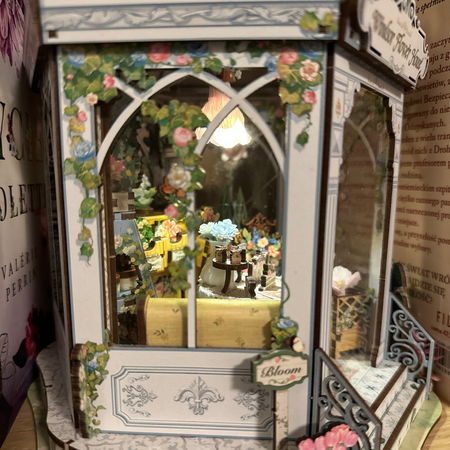 DIY Book Nook - Dům Windsor Flowe | Cutebee Miniaturní dům