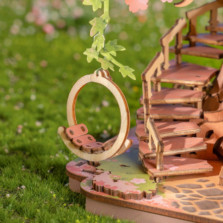 Puzzle 3D dům na stromě - Sakura Tree House | Model DIY Rolife Robotime