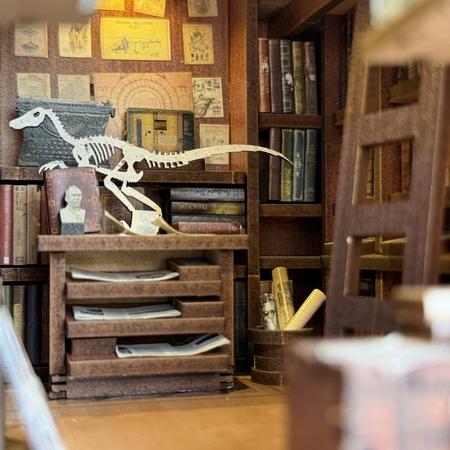 DIY Book Nook - Beyond Library | Miniaturní dům