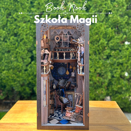 DIY Book Nook Vánoční sada - Škola kouzel Cutebee