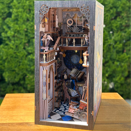 DIY Book Nook Vánoční sada - Škola kouzel Cutebee
