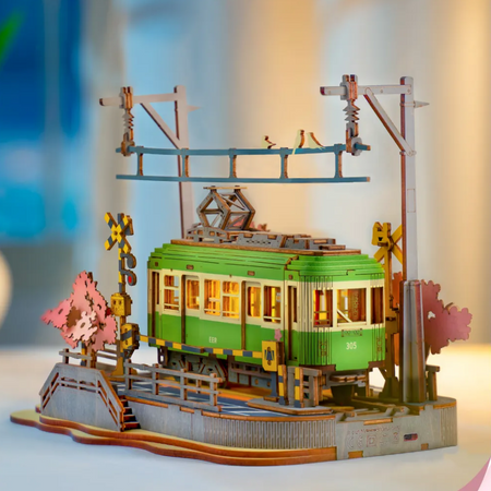 Sakura Journey – 3D puzzle Robotime, tramvaj mezi rozkvetlými třešněmi (223 dílků)