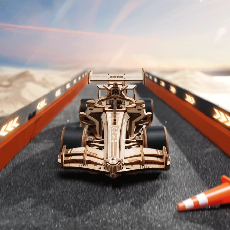 Dřevěná sada Puzzle 3D - závodní auto F1 | ROKR dřevěné puzzle dárek