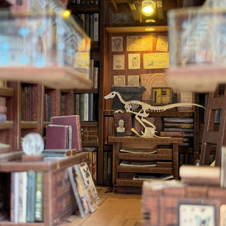DIY Book Nook - Beyond Library | Miniaturní dům