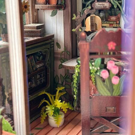 DIY Book Nook - Green Life Bookshop | Cutebee