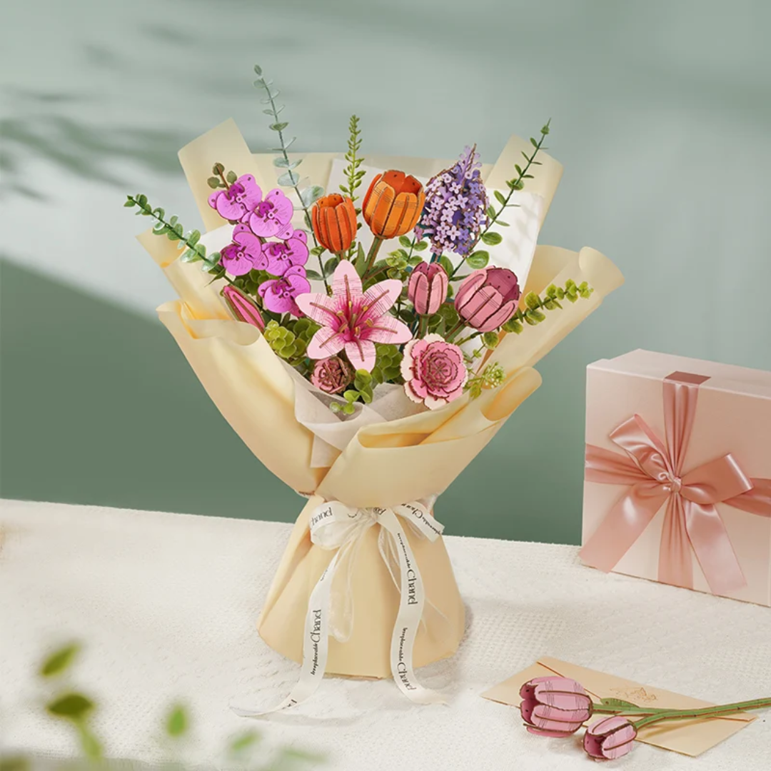 Pink Tulip – 3D puzzle Robotime, dřevěná kytice s hrací skříňkou – nápad na dárek
