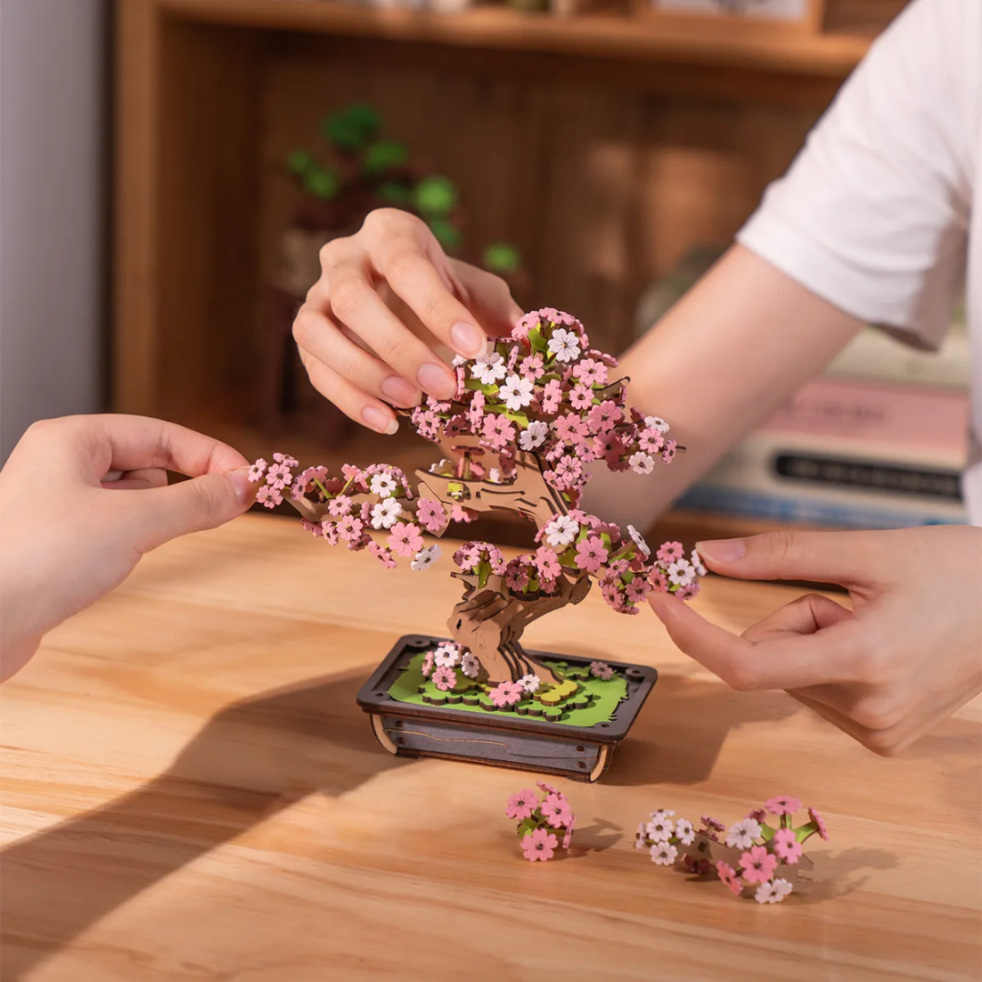 Koruna plná květů – Sakura Bonsai – 3D puzzle Robotime, dřevěná dekorace s motivem japonské třešně