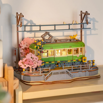 Sakura Journey – 3D puzzle Robotime, tramvaj mezi rozkvetlými třešněmi (223 dílků)