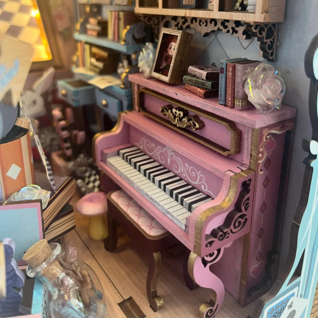 Perspektivu si volíte vy – Alice's Tea Party Diary – DIY Book Nook Joincon | 3D puzzle Dárek