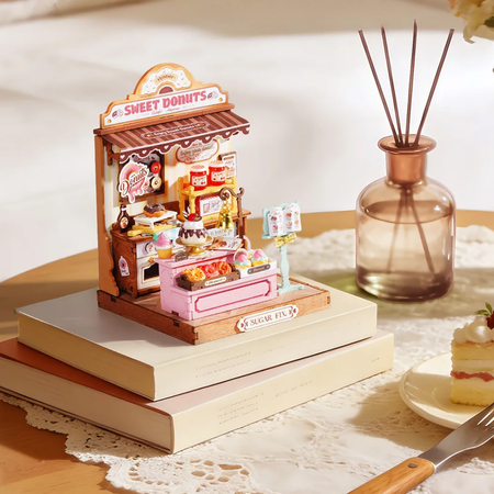 Mini domeček 3D - Sweetie’s Donut Shop | Rolife