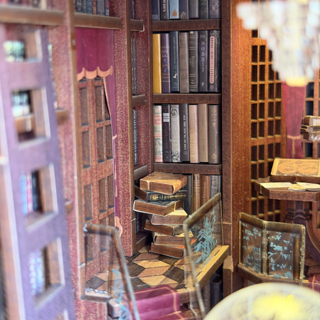 DIY Book Nook - Beyond Library | Miniaturní dům