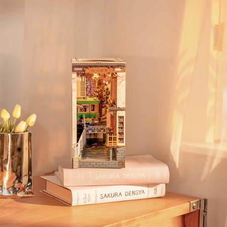 DIY Book Nook - Sakura Densya I Rolife