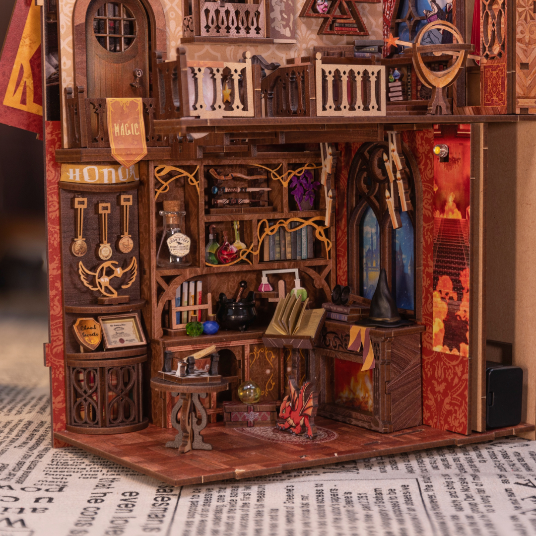 Detaily, které objevujete – DIY Book Nook -  Flame Dragon | Cutebee 3D Mini dům