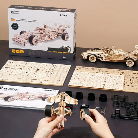 Dřevěná sada Puzzle 3D - závodní auto F1 | ROKR dřevěné puzzle dárek
