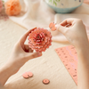 Pink Dahlia – 3D puzzle Robotime, dřevěná jiřinka ve váze